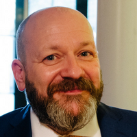 Daniel Smith sales expert