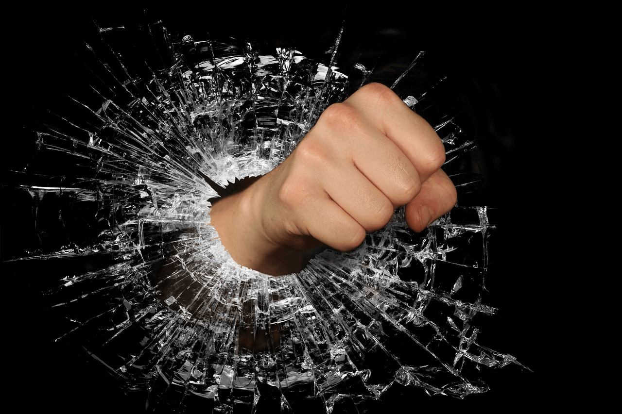 5 Reasons Your Competitors SMASH Their B2B Sales Targets While You Struggle